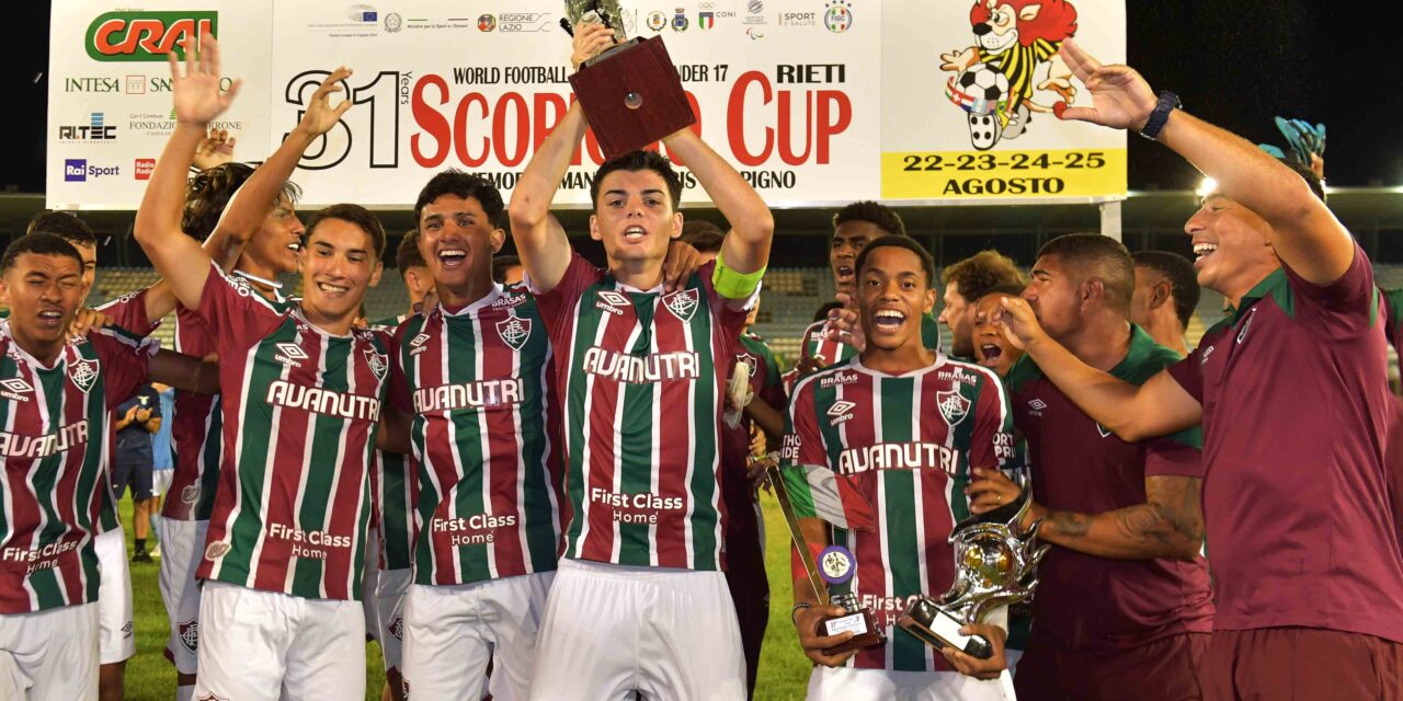 Fluminense wins the trophy for the second consecutive time