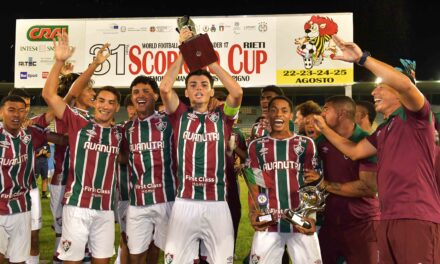 Fluminense wins the trophy for the second consecutive time